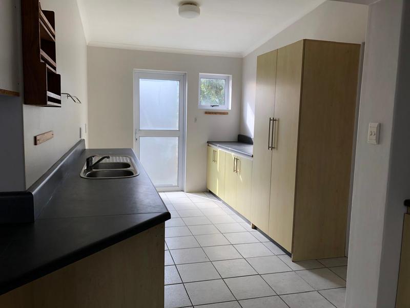 4 Bedroom Property for Sale in Perlemoenbaai Western Cape
